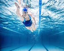 Nager au Centre aquatique l'Odyssée